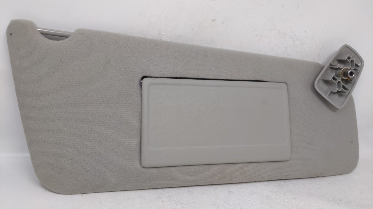 2004 Ford F-150 Sun Visor Shade Replacement Passenger Right Mirror Fits OEM Used Auto Parts - Oemusedautoparts1.com