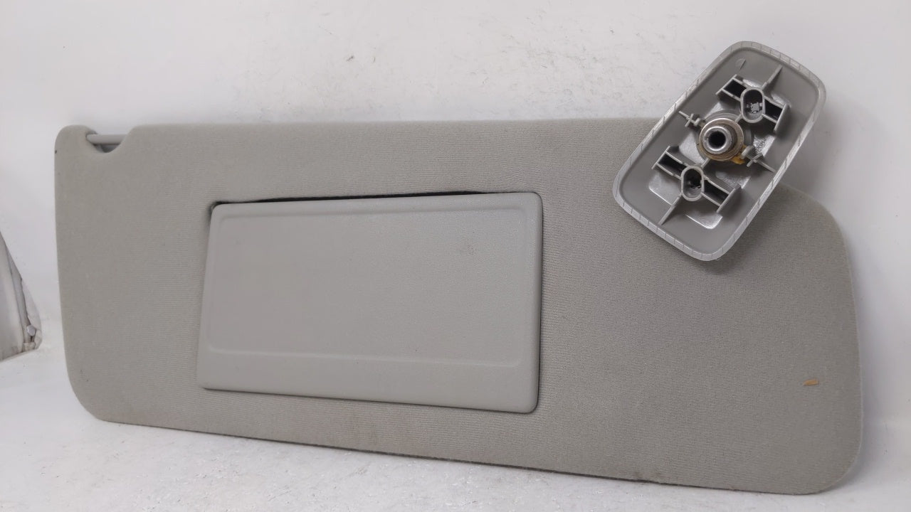 2004 Ford F-150 Sun Visor Shade Replacement Passenger Right Mirror Fits OEM Used Auto Parts - Oemusedautoparts1.com