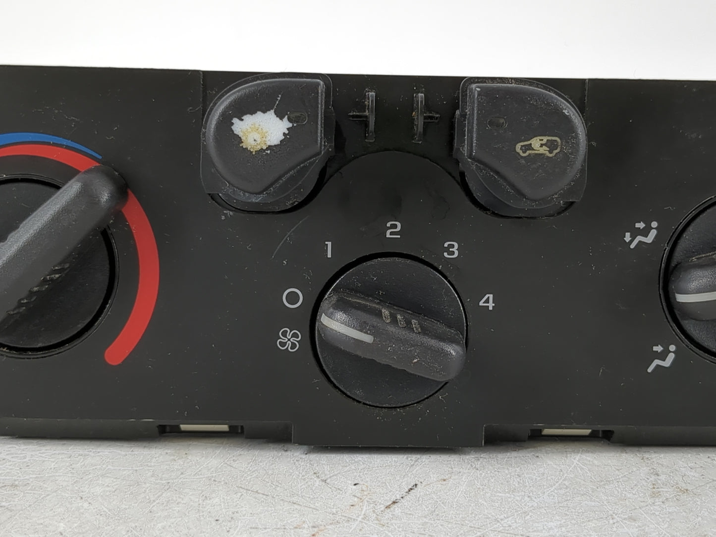 2004-2005 Gmc Canyon Climate Control Module Temperature AC/Heater Replacement P/N:15858833 Fits Fits 2004 2005 OEM Used Auto