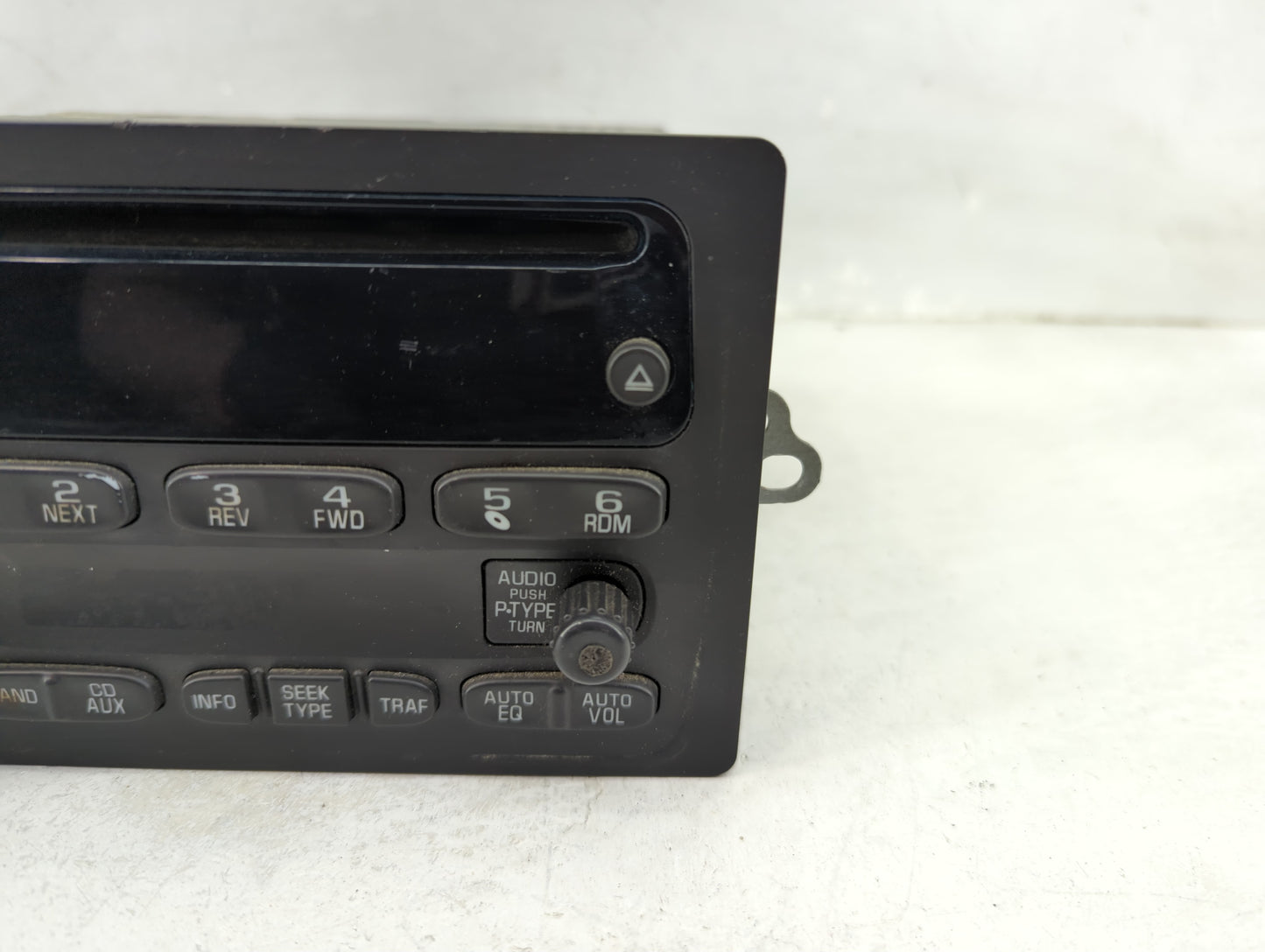 2003-2005 Gmc Envoy Radio AM FM Cd Player Receiver Replacement Fits Fits 2003 2004 2005 2006 OEM Used Auto Parts - Oemusedau