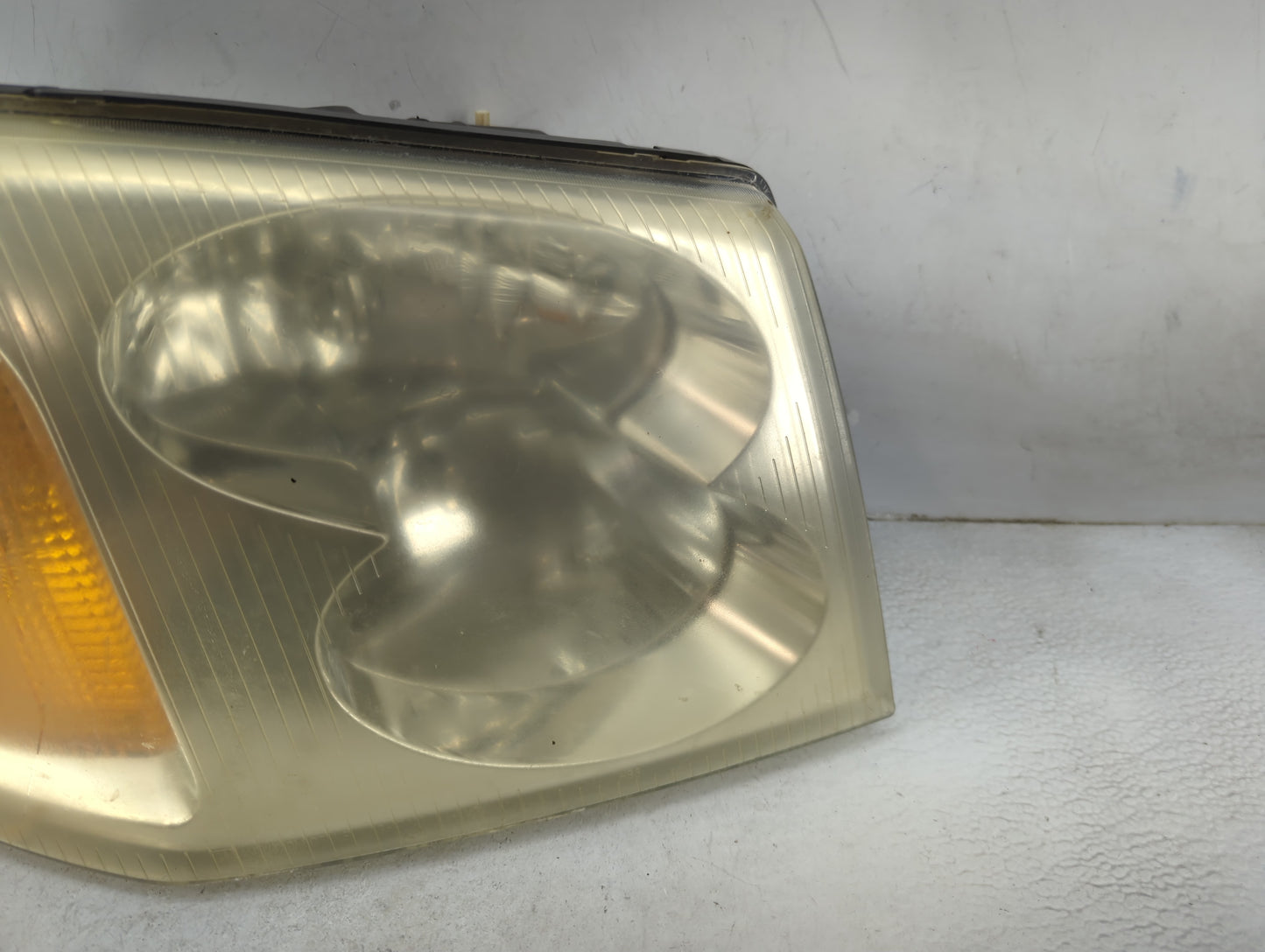2002-2009 Gmc Envoy Passenger Right Oem Head Light Headlight Lamp - Oemusedautoparts1.com