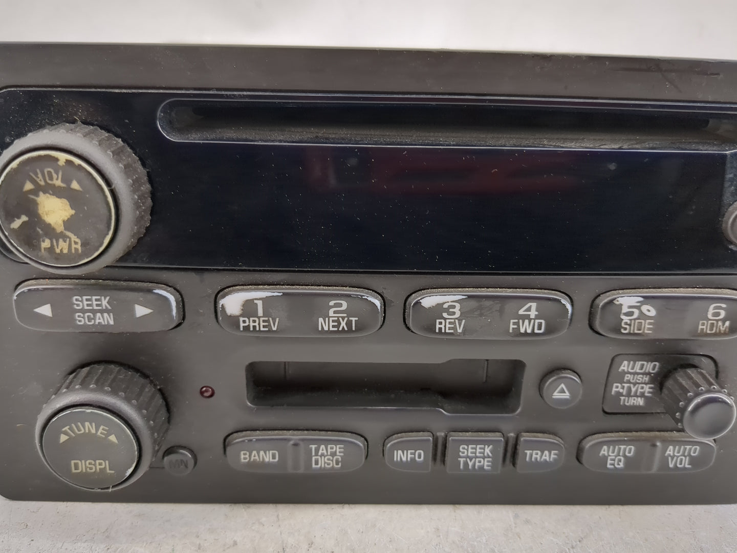 2004-2005 Gmc Envoy Radio Control Panel - Oemusedautoparts1.com