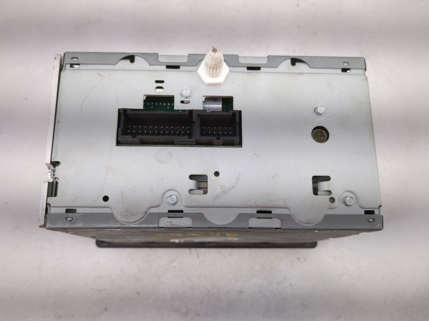 2004-2005 Gmc Envoy Radio Control Panel - Oemusedautoparts1.com