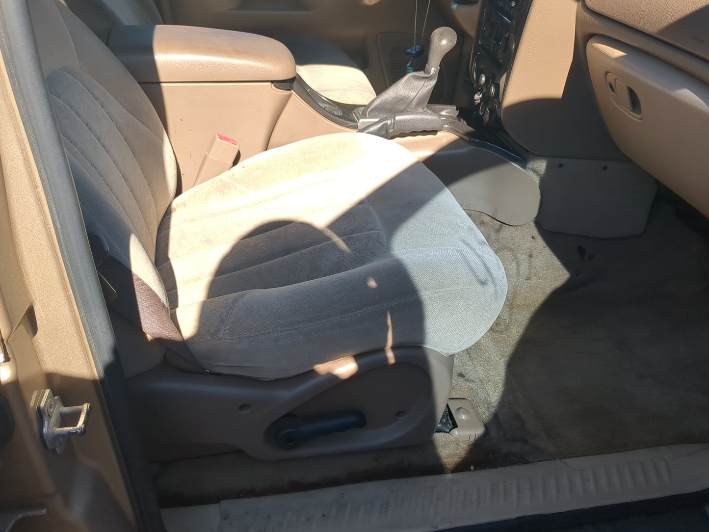 2004-2004 Gmc Envoy Passenger Front Seat Oem - Oemusedautoparts1.com
