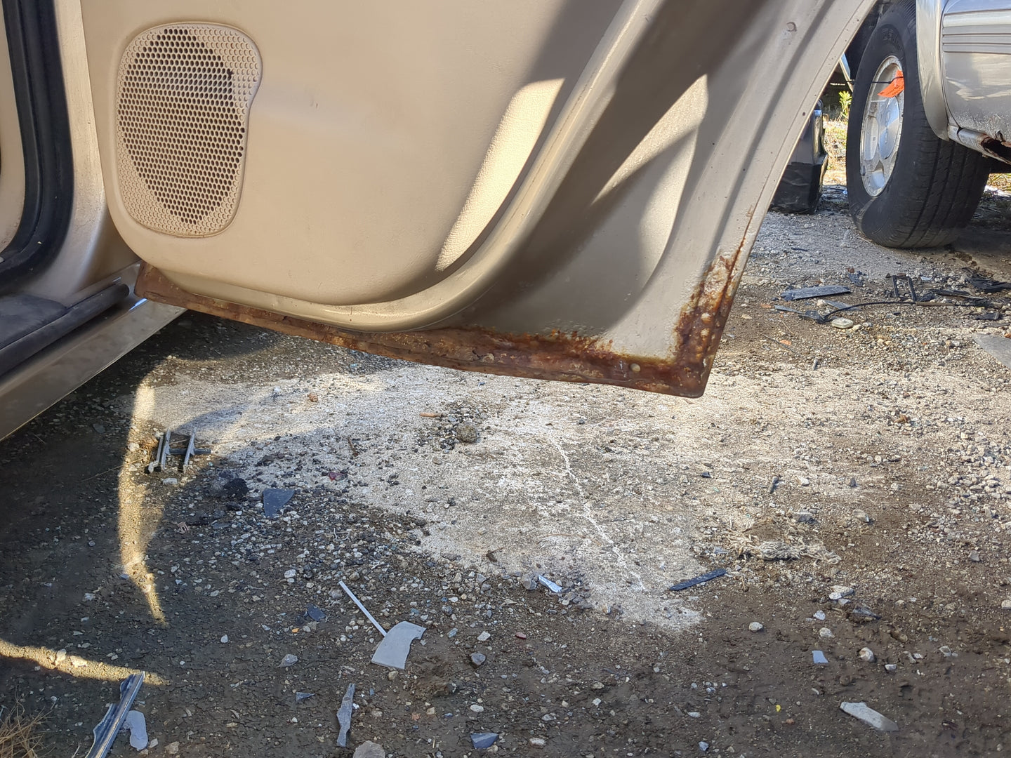 2002-2004 Gmc Envoy Passenger Rear Door Oem - Oemusedautoparts1.com