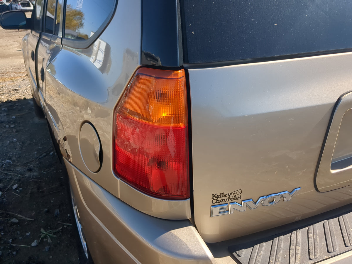2002-2009 Gmc Envoy Tail Light Assembly Driver Left OEM Fits Fits 2002 2003 2004 2005 2006 2007 2008 2009 OEM Used Auto Part