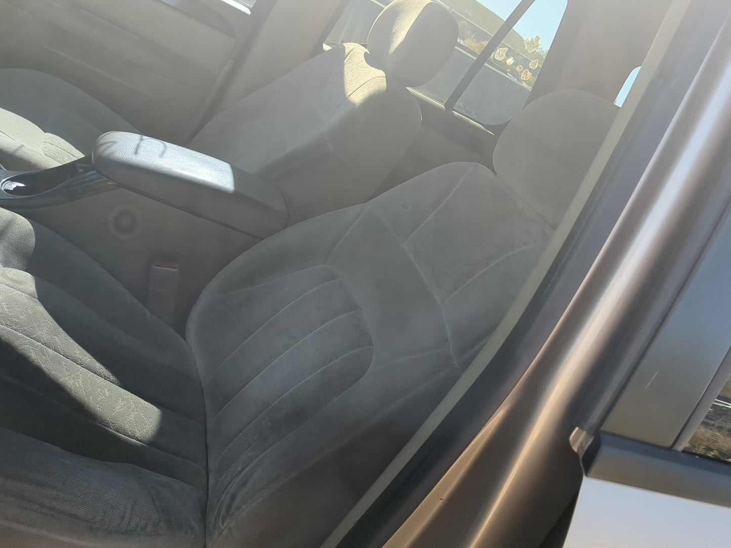 2004-2004 Gmc Envoy Driver Front Seat Oem - Oemusedautoparts1.com