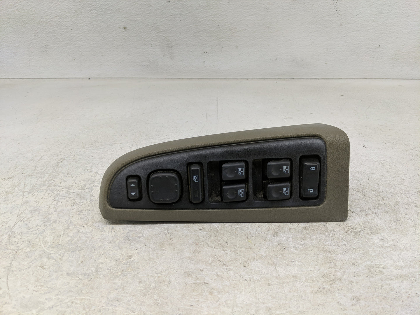 2002-2005 Gmc Envoy Master Power Window Switch Replacement Driver Side Left P/N:15112974 Fits Fits 2002 2003 2004 2005 OEM U