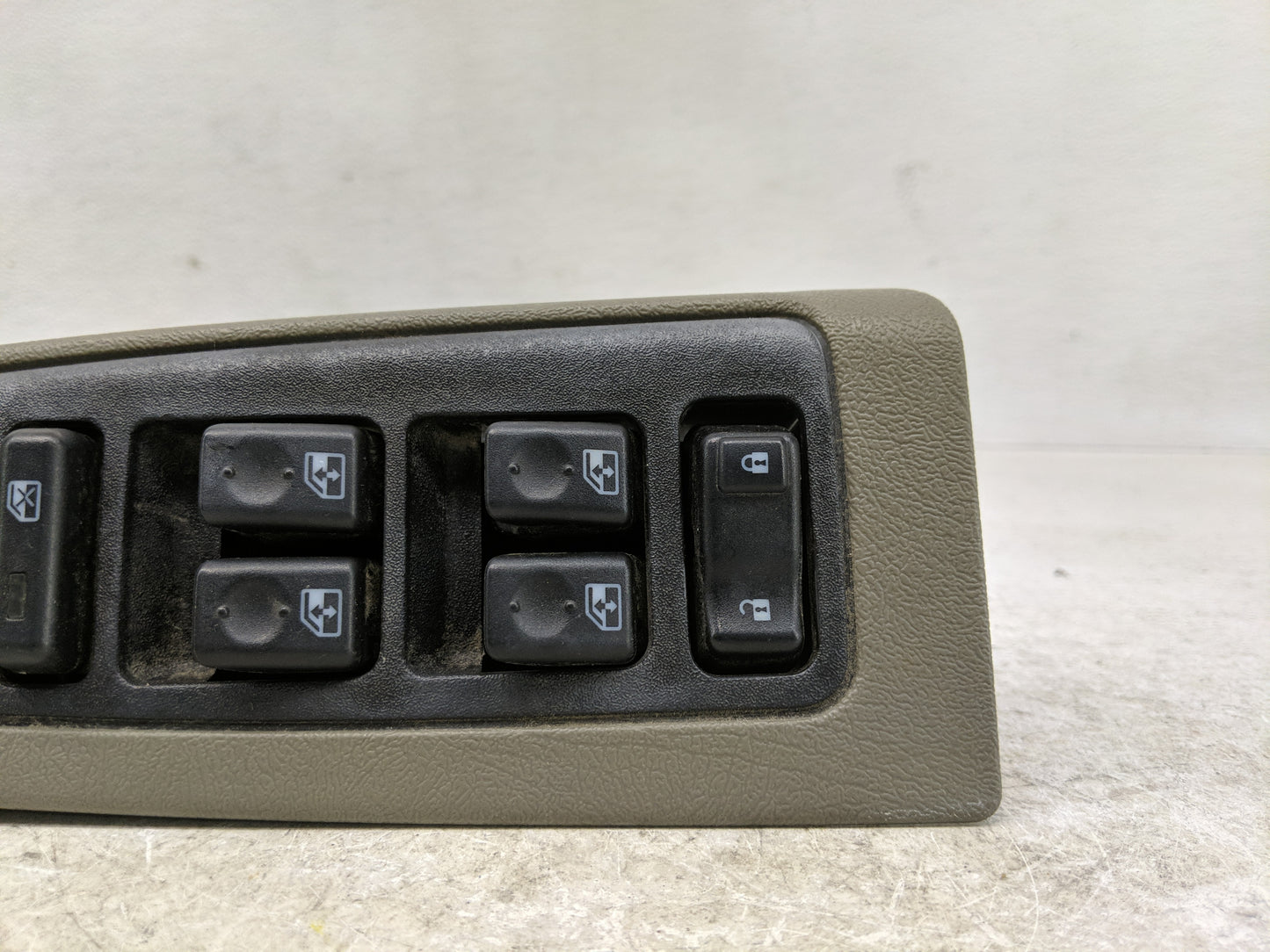 2002-2005 Gmc Envoy Master Power Window Switch Replacement Driver Side Left P/N:15112974 Fits Fits 2002 2003 2004 2005 OEM U