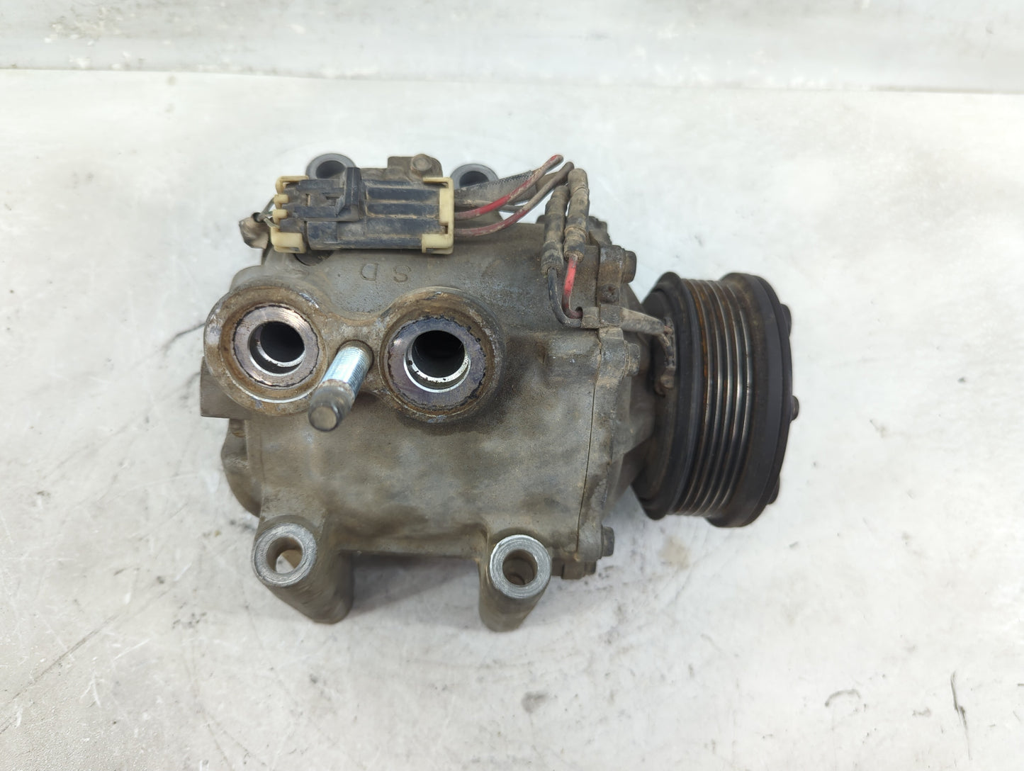 2002-2007 Gmc Envoy Air Conditioning A/c Ac Compressor Oem - Oemusedautoparts1.com