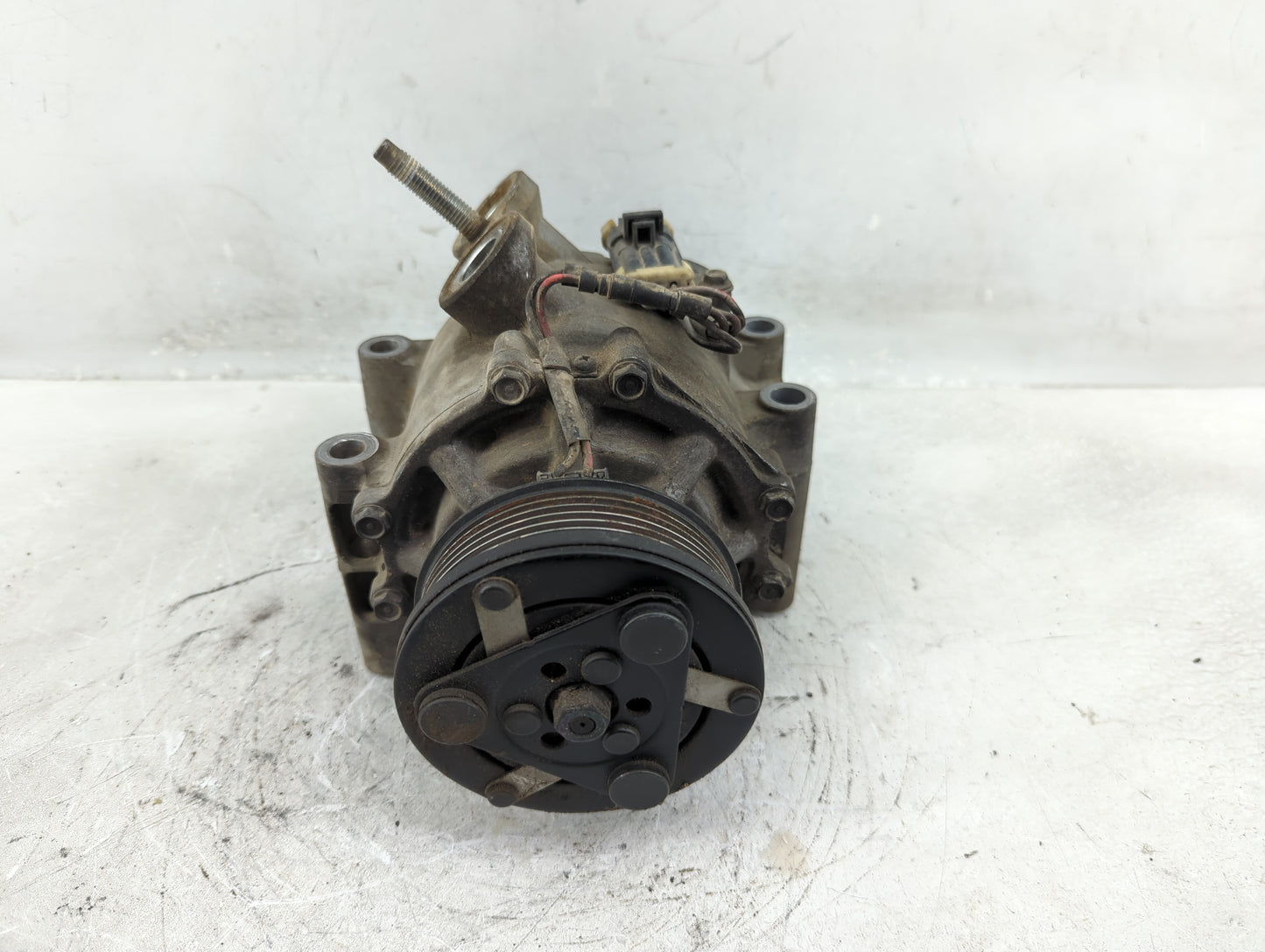 2002-2007 Gmc Envoy Air Conditioning A/c Ac Compressor Oem - Oemusedautoparts1.com