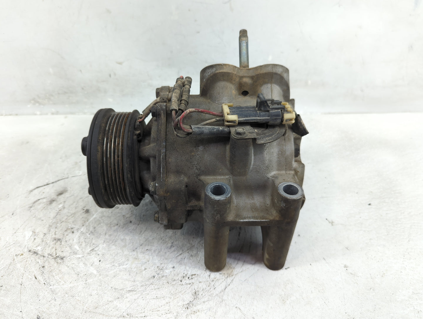 2002-2007 Gmc Envoy Air Conditioning A/c Ac Compressor Oem - Oemusedautoparts1.com