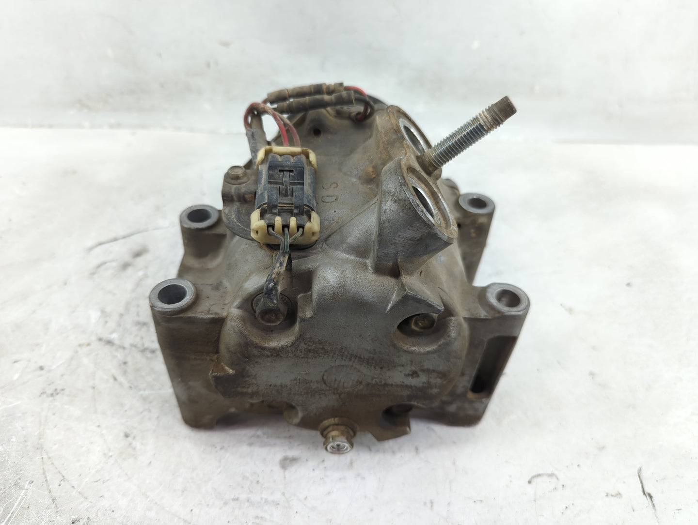 2002-2007 Gmc Envoy Air Conditioning A/c Ac Compressor Oem - Oemusedautoparts1.com