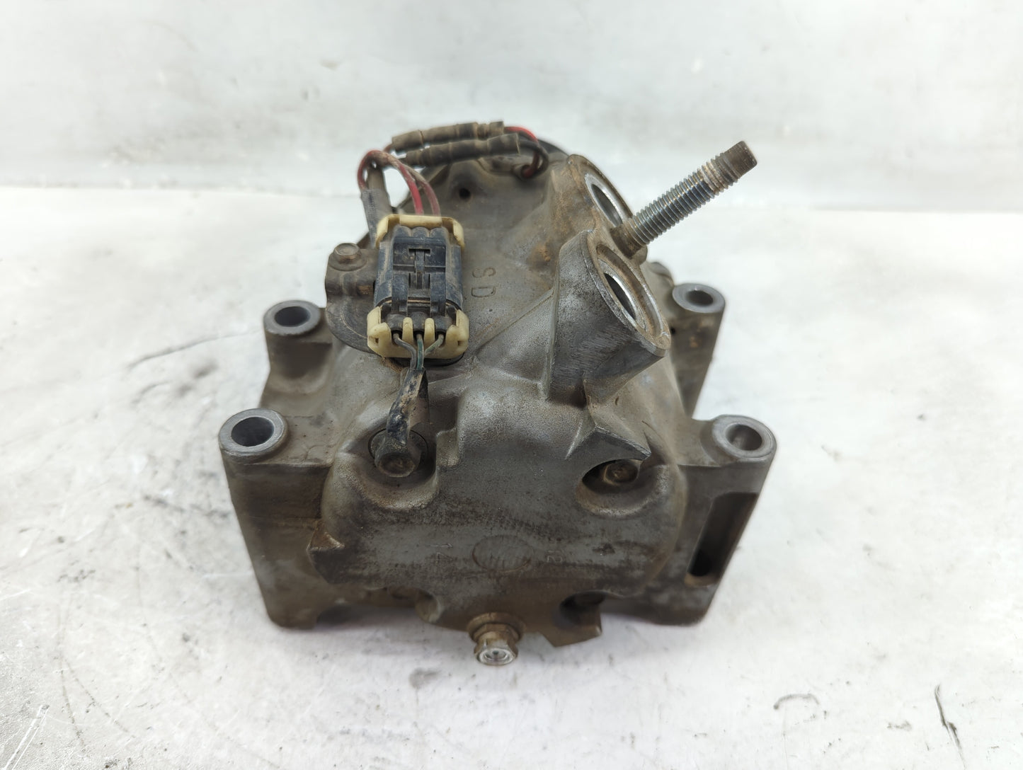 2002-2007 Gmc Envoy Air Conditioning A/c Ac Compressor Oem - Oemusedautoparts1.com