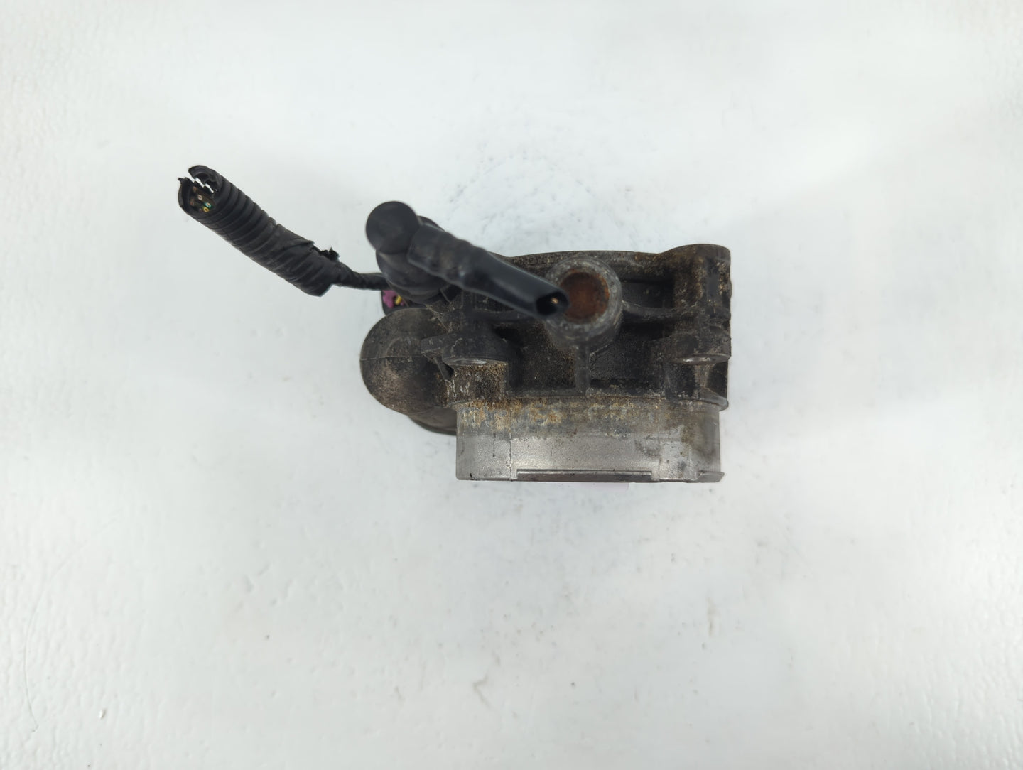 2003-2007 Gmc Envoy Throttle Body P/N:128 04F2206 Fits Fits 2003 2004 2005 2006 2007 OEM Used Auto Parts - Oemusedautoparts1