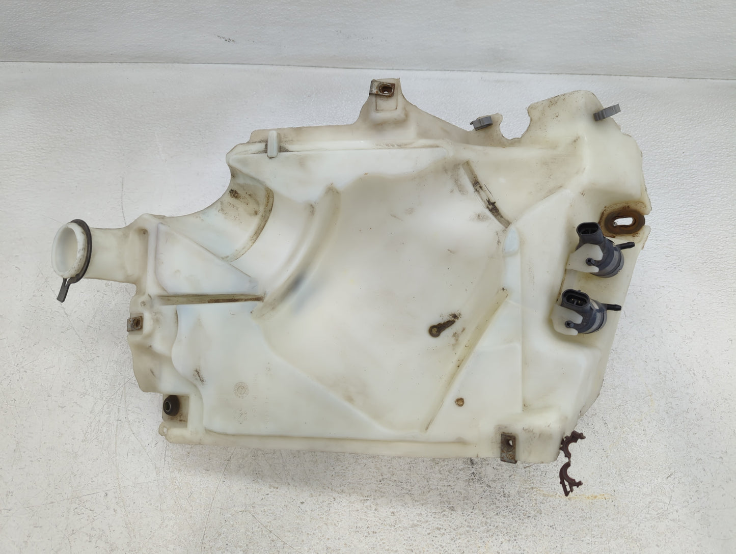 2002-2009 Gmc Envoy Windshield Washer Fluid Reservoir Bottle Oem - Oemusedautoparts1.com