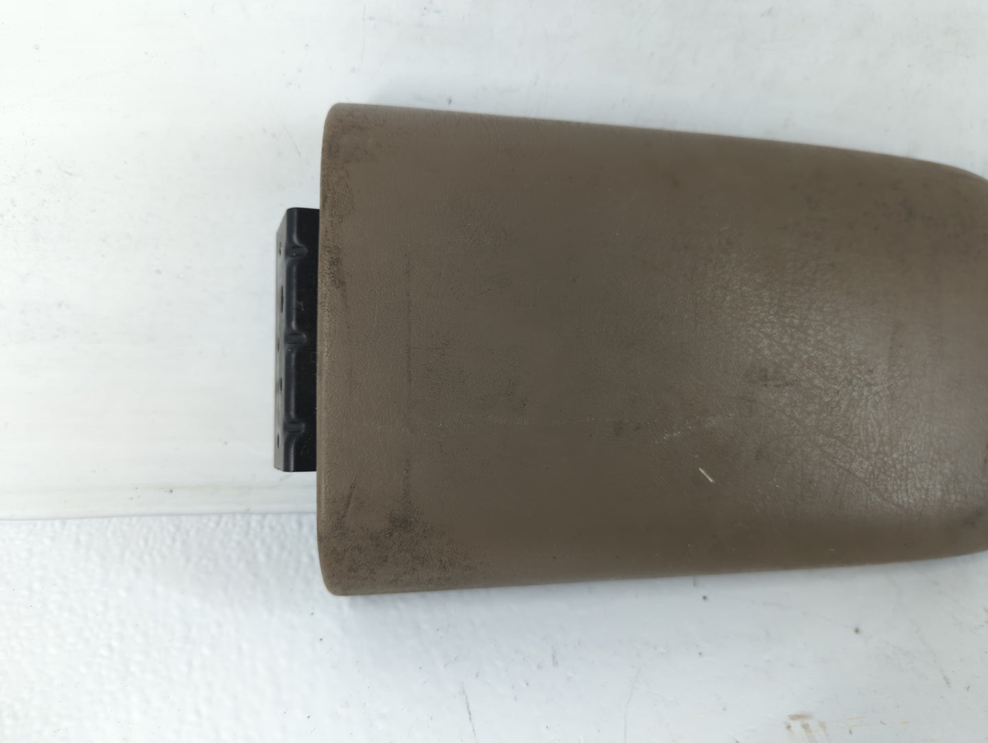 2004 Gmc Envoy Center Console Armrest Cover Lid Fits OEM Used Auto Parts - Oemusedautoparts1.com