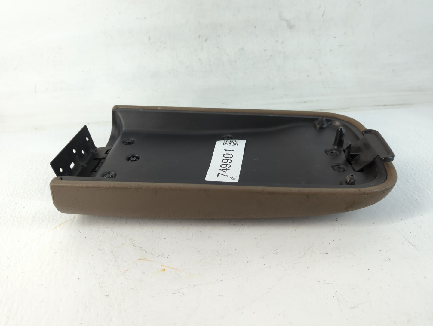 2004 Gmc Envoy Center Console Armrest Cover Lid Fits OEM Used Auto Parts - Oemusedautoparts1.com