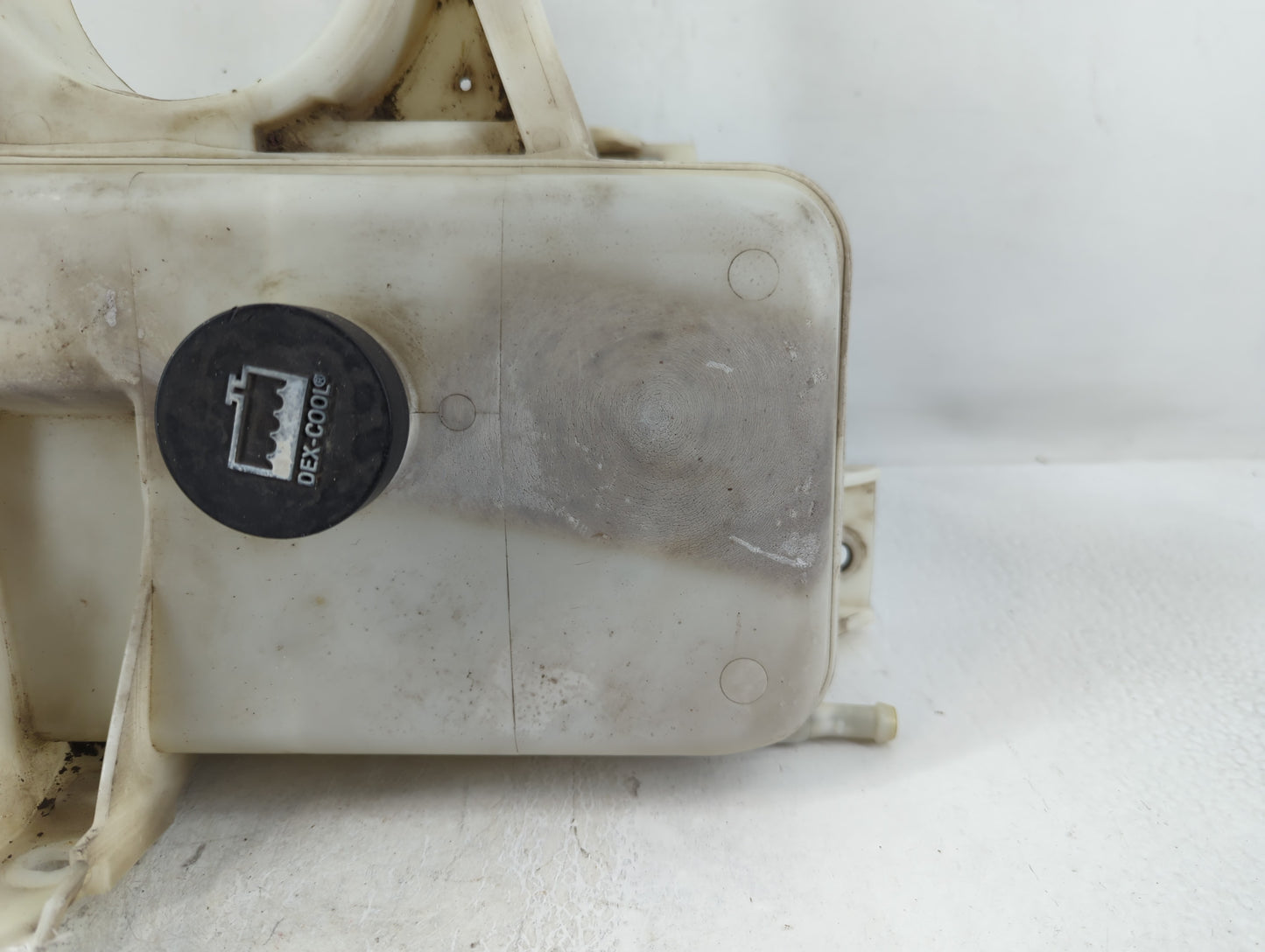 2002-2009 Gmc Envoy Radiator Coolant Overflow Expansion Tank Bottle - Oemusedautoparts1.com