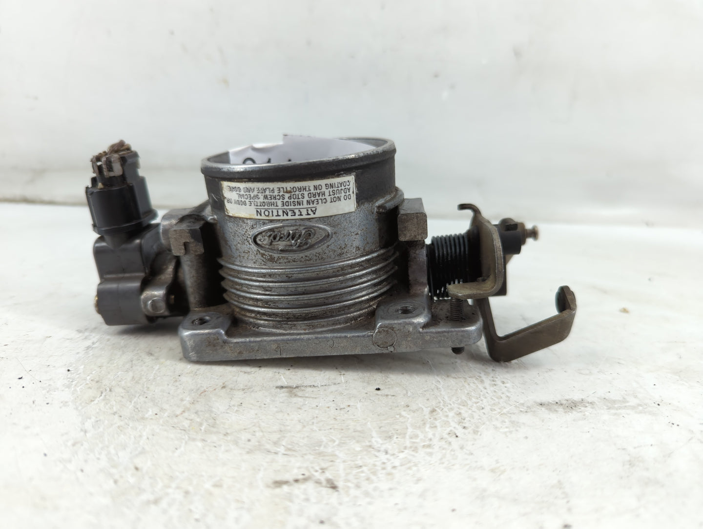 2003-2007 Gmc Envoy Throttle Body P/N:121996 Fits Fits 2003 2004 2005 2006 2007 OEM Used Auto Parts - Oemusedautoparts1.com