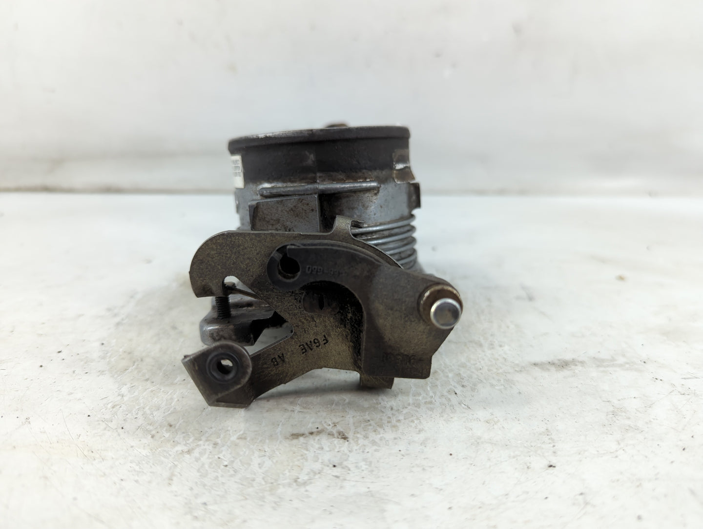 2003-2007 Gmc Envoy Throttle Body P/N:121996 Fits Fits 2003 2004 2005 2006 2007 OEM Used Auto Parts - Oemusedautoparts1.com