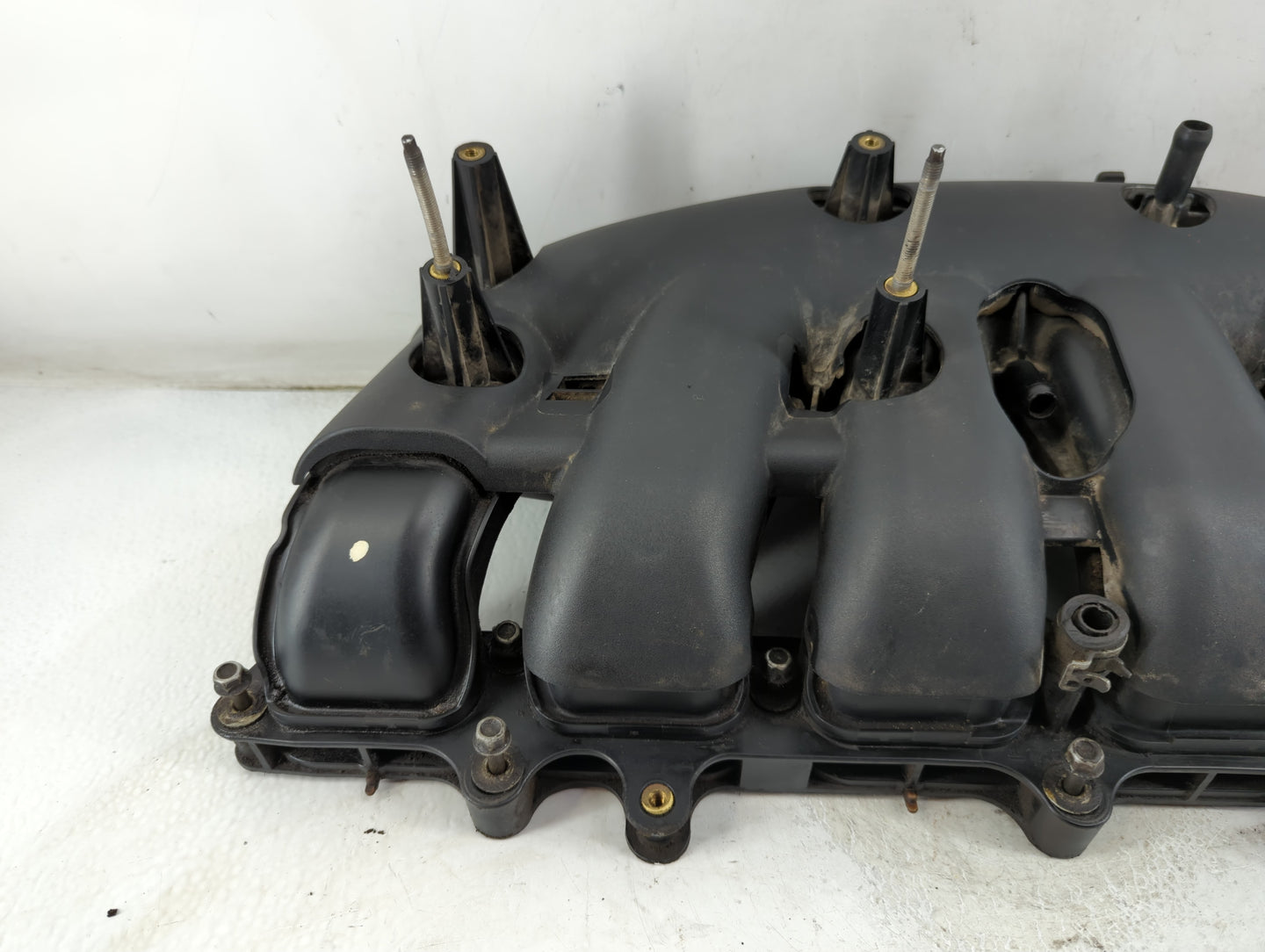 2002-2007 Gmc Envoy Air Intake Manifold Fits Fits 2002 2003 2004 2005 2006 2007 OEM Used Auto Parts - Oemusedautoparts1.com