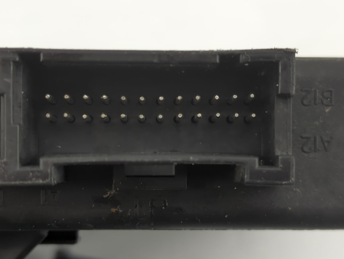 2004-2004 Gmc Envoy Body Control Module Bcm Inner Cabin Fuse Box 929533 - Oemusedautoparts1.com