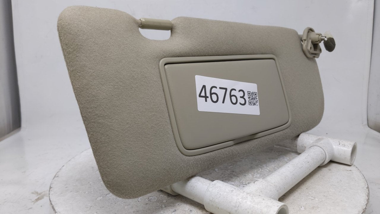 2004 Gmc G35 Sun Visor Shade Replacement Passenger Right Mirror Fits OEM Used Auto Parts - Oemusedautoparts1.com