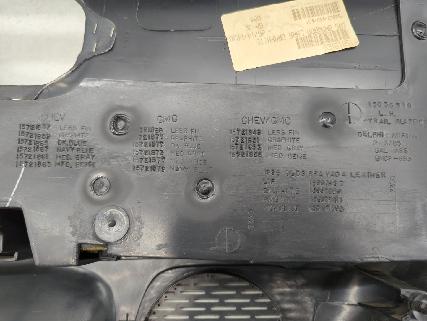 2004 Gmc Jimmy Front Right Passenger Interior Door Panel Trim - Oemusedautoparts1.com