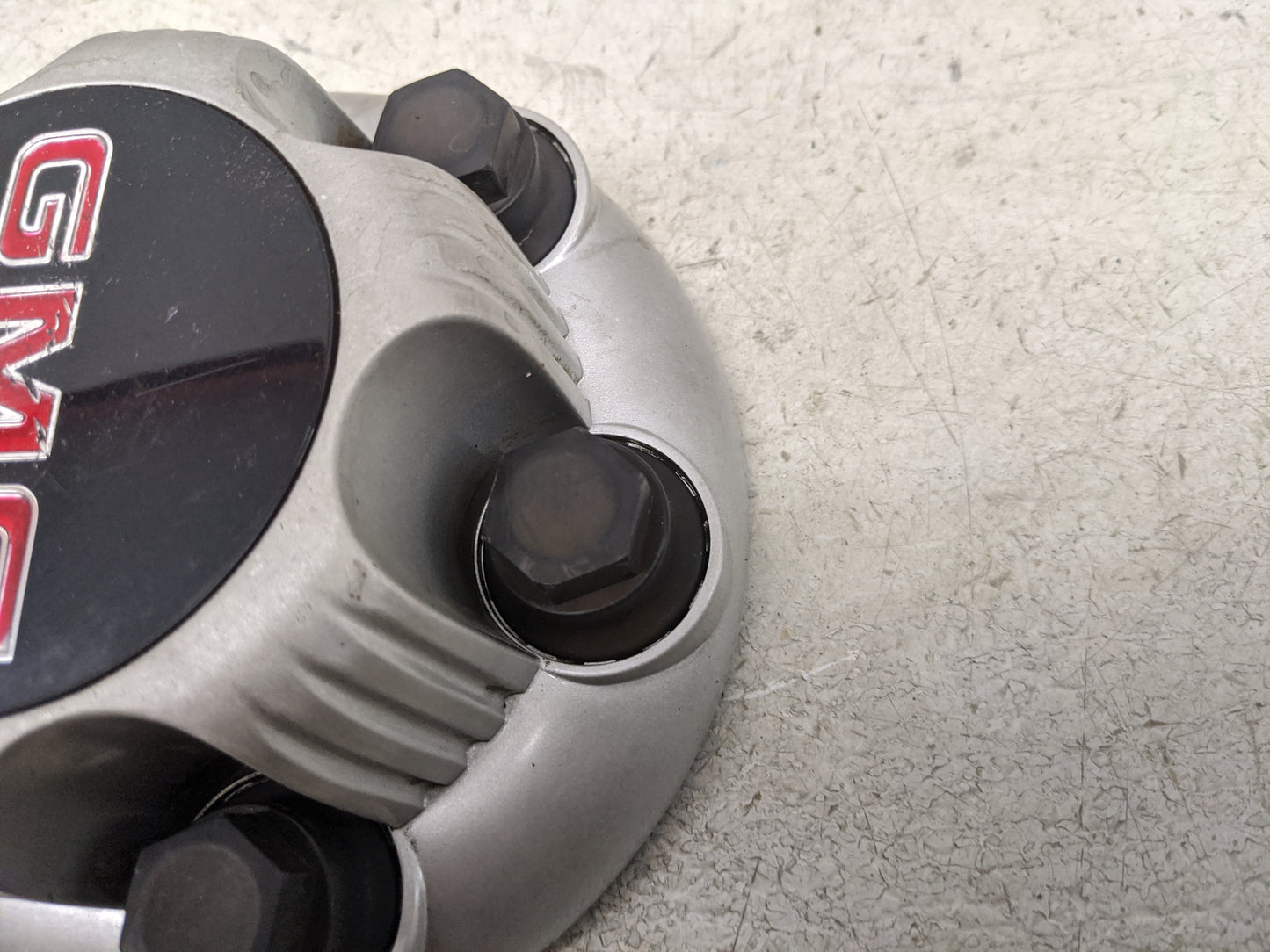 2004 Gmc Safari Rim Wheel Center Cap Silver - Oemusedautoparts1.com