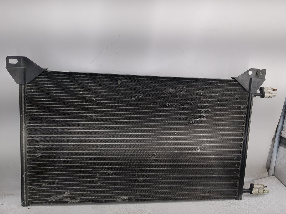 1999-2013 Gmc Sierra 1500 Engine Cooling Radiator Condensor P/N:15197204 Fits OEM Used Auto Parts - Oemusedautoparts1.com
