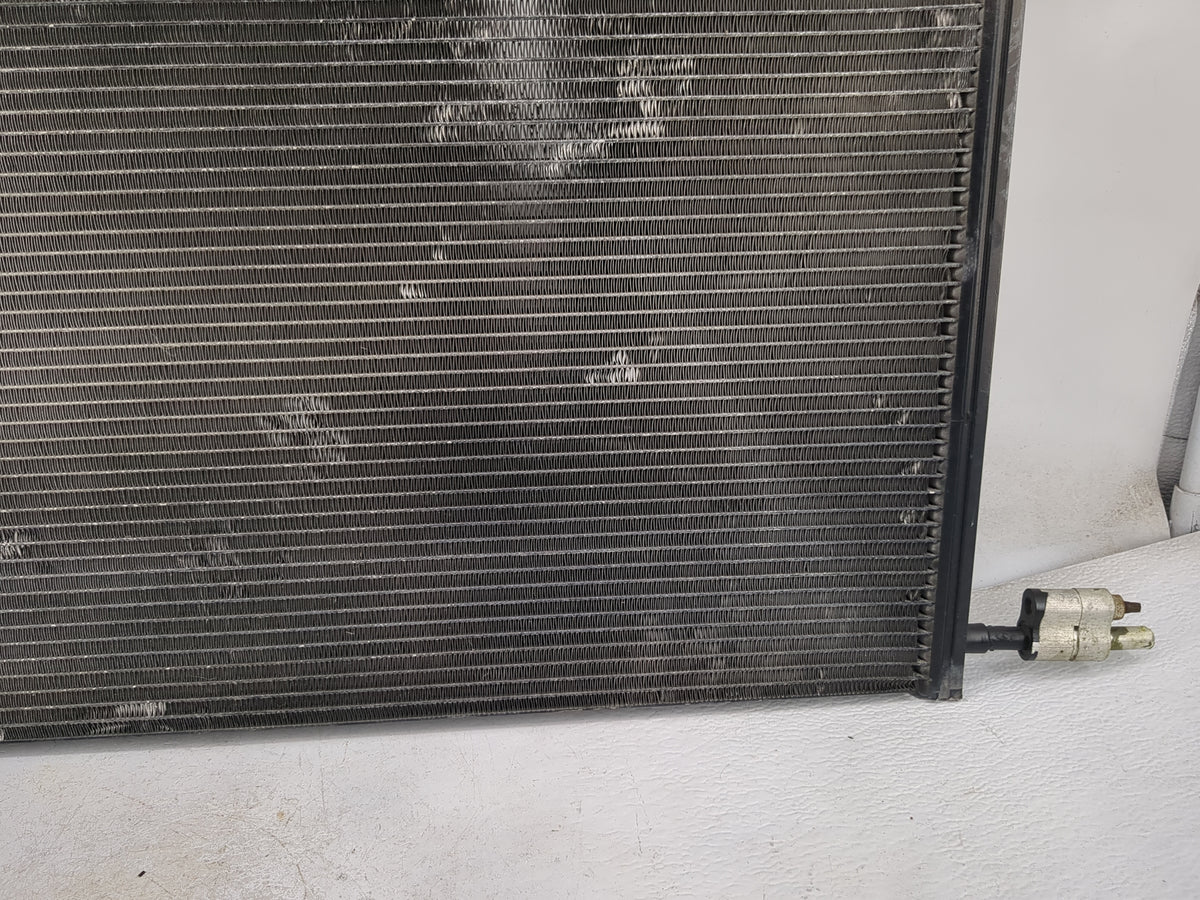 1999-2013 Gmc Sierra 1500 Engine Cooling Radiator Condensor P/N:15197204 Fits OEM Used Auto Parts - Oemusedautoparts1.com