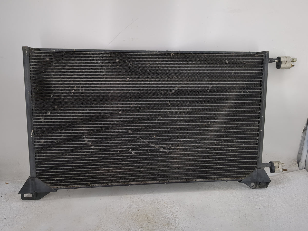 1999-2013 Gmc Sierra 1500 Engine Cooling Radiator Condensor P/N:15197204 Fits OEM Used Auto Parts - Oemusedautoparts1.com