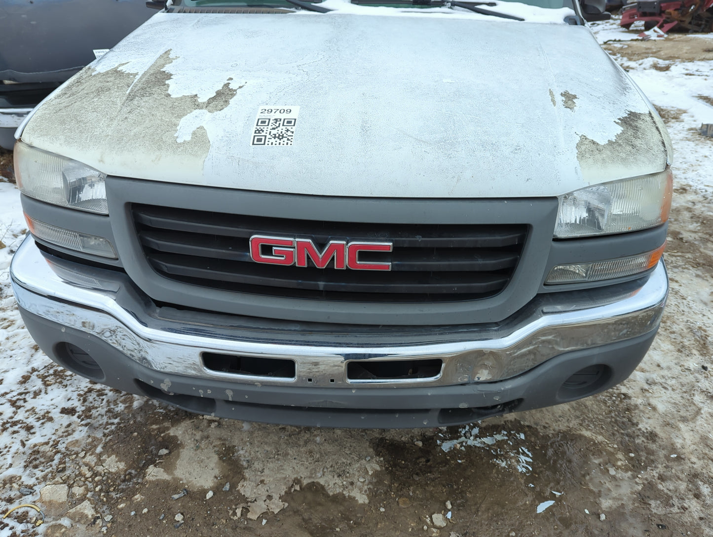 2003-2007 Gmc Sierra 1500 Front Grille Bumper Not Included - Oemusedautoparts1.com
