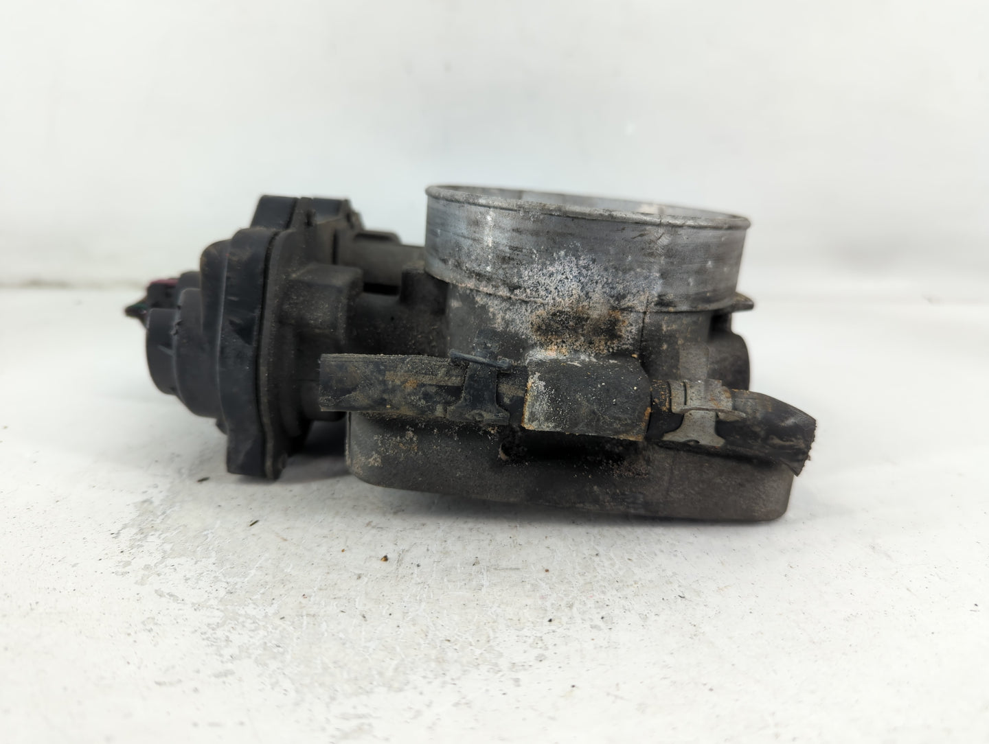 2003-2007 Gmc Sierra 1500 Throttle Body P/N:143161 Fits Fits 2003 2004 2005 2006 2007 OEM Used Auto Parts - Oemusedautoparts