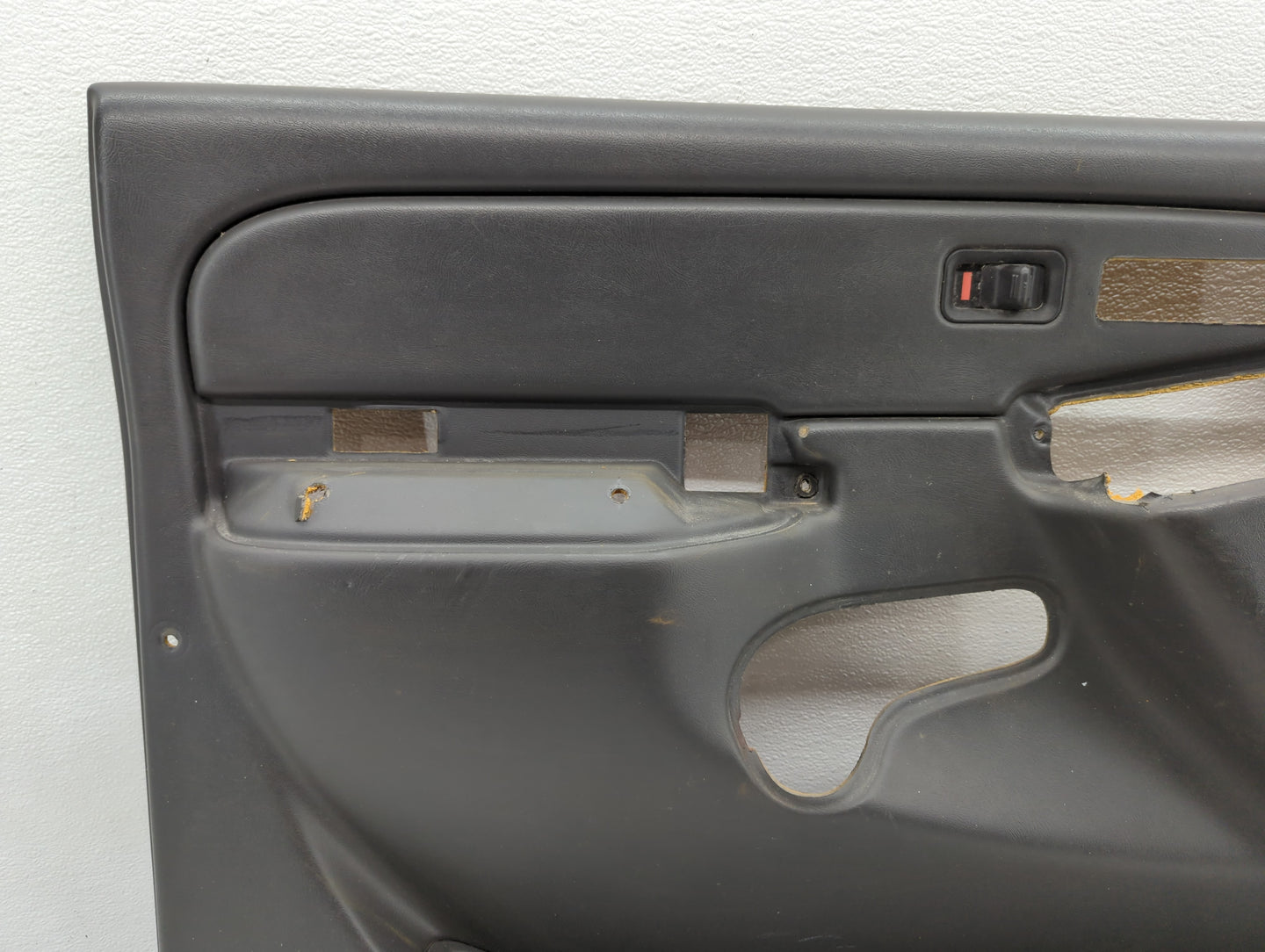 2004 Gmc Sierra 1500 Front Left Driver Interior Door Panel Trim Dark Grey - Oemusedautoparts1.com