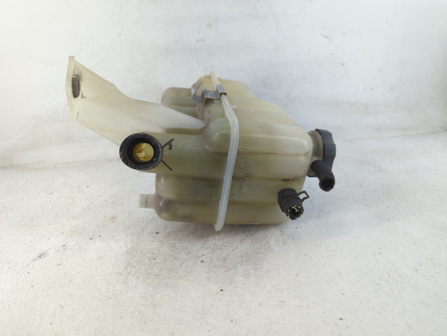 1999-2004 Gmc Sierra 1500 Radiator Coolant Overflow Expansion Tank Bottle - Oemusedautoparts1.com