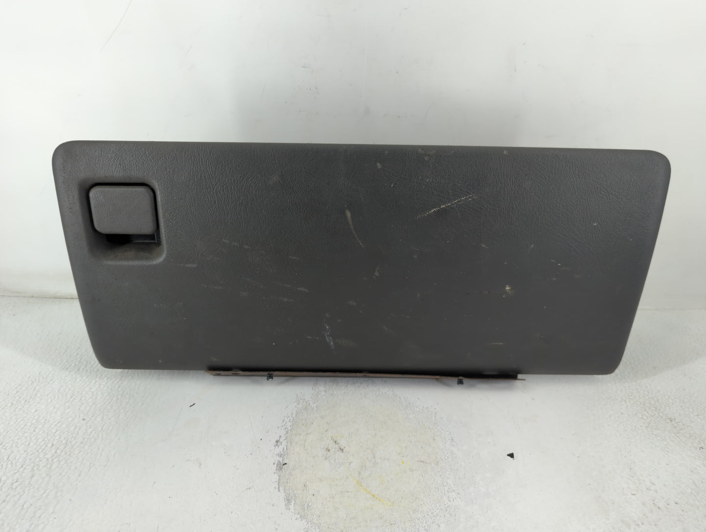 2004 Gmc Sierra 1500 Passenger Glove Box Door Storage Compartment Black - Oemusedautoparts1.com