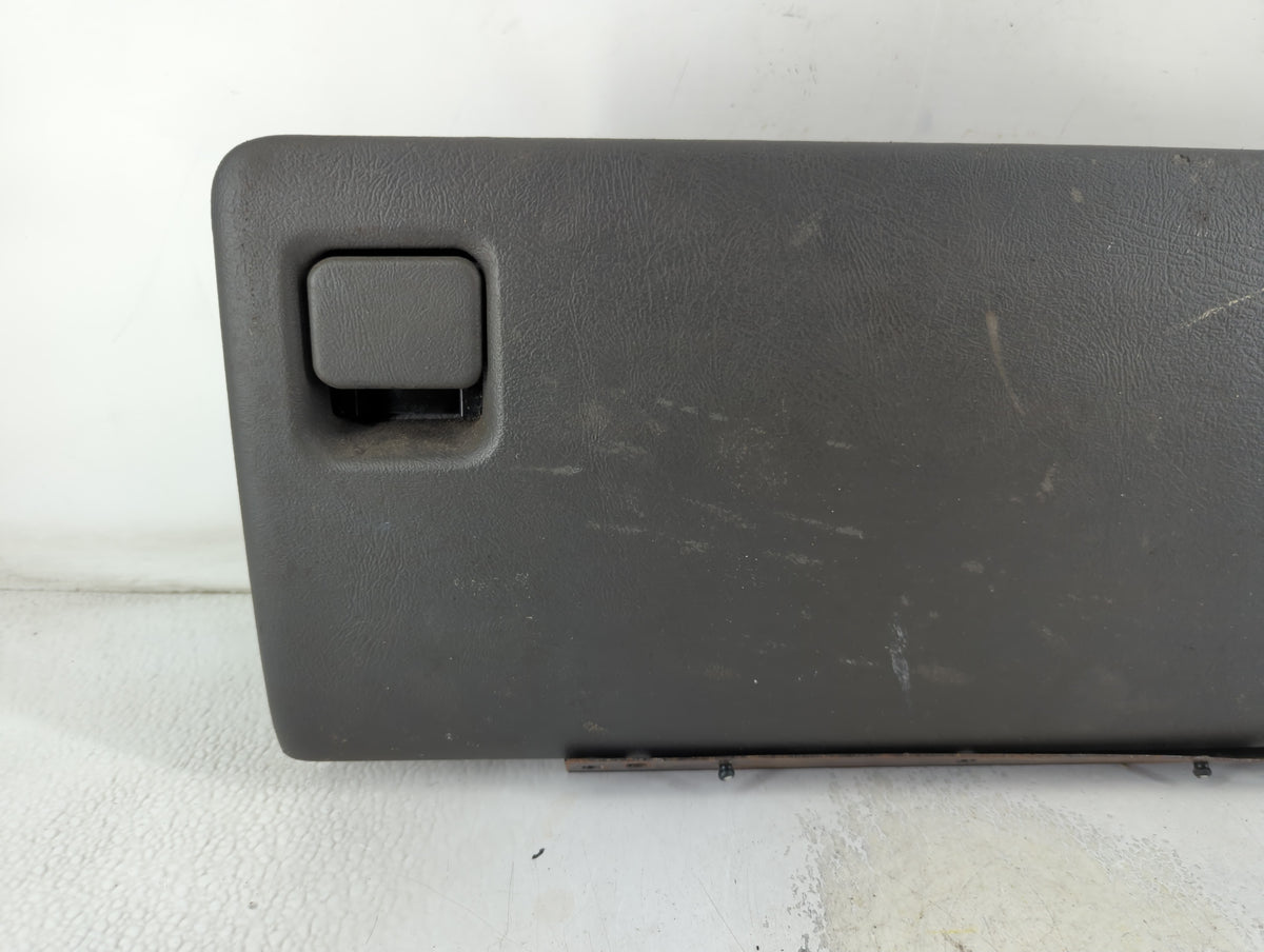 2004 Gmc Sierra 1500 Passenger Glove Box Door Storage Compartment Black - Oemusedautoparts1.com