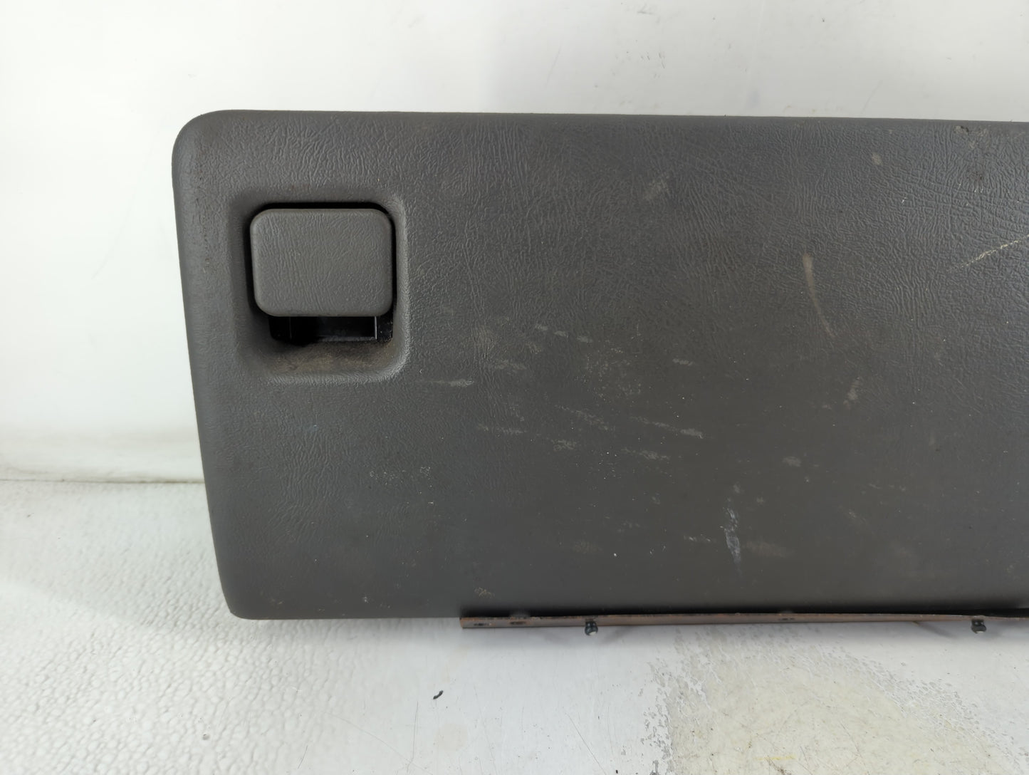 2004 Gmc Sierra 1500 Passenger Glove Box Door Storage Compartment Black - Oemusedautoparts1.com