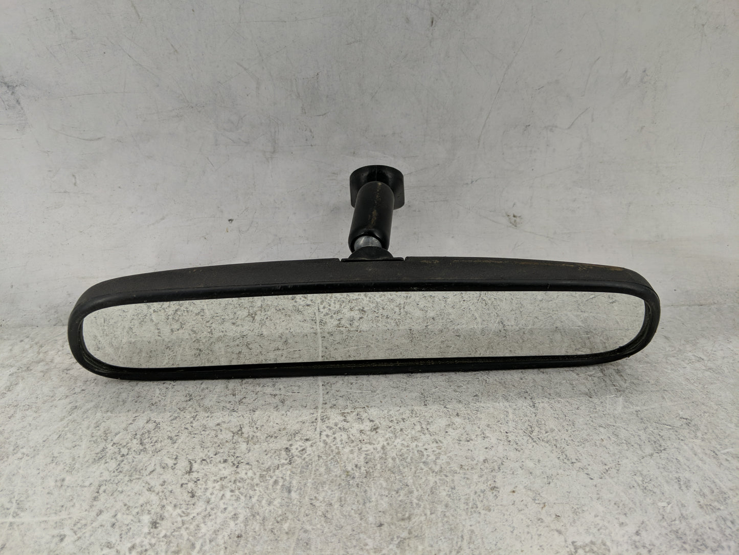 2004 Gmc Sierra 2500 Interior Rear View Mirror Replacement OEM P/N:E6 011084 Fits OEM Used Auto Parts - Oemusedautoparts1.co