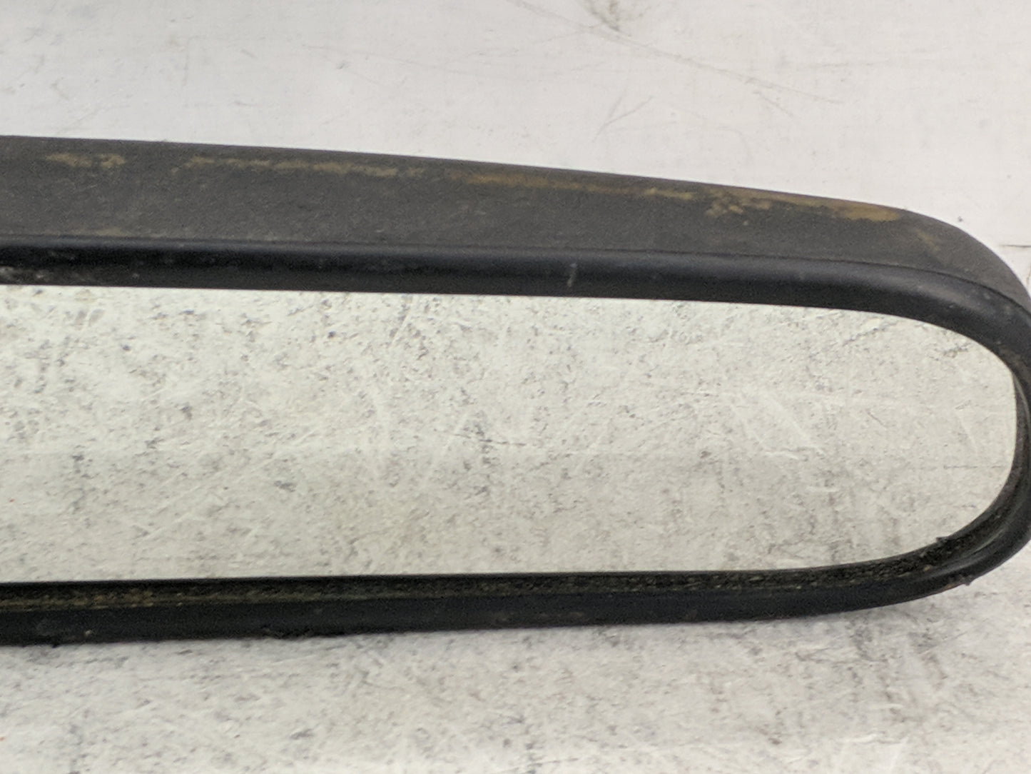 2004 Gmc Sierra 2500 Interior Rear View Mirror Replacement OEM P/N:E6 011084 Fits OEM Used Auto Parts - Oemusedautoparts1.co