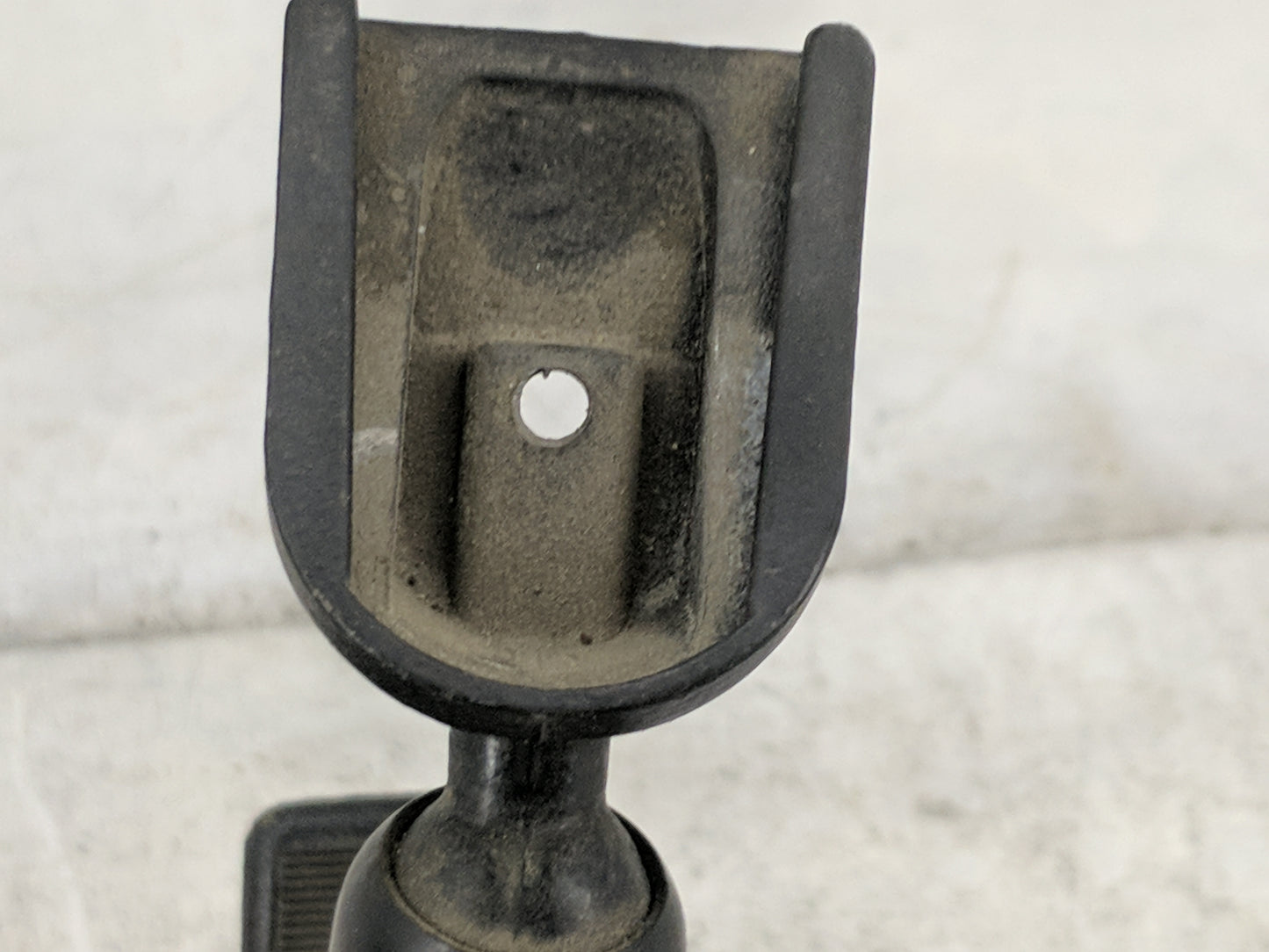 2004 Gmc Sierra 2500 Interior Rear View Mirror Replacement OEM P/N:E6 011084 Fits OEM Used Auto Parts - Oemusedautoparts1.co