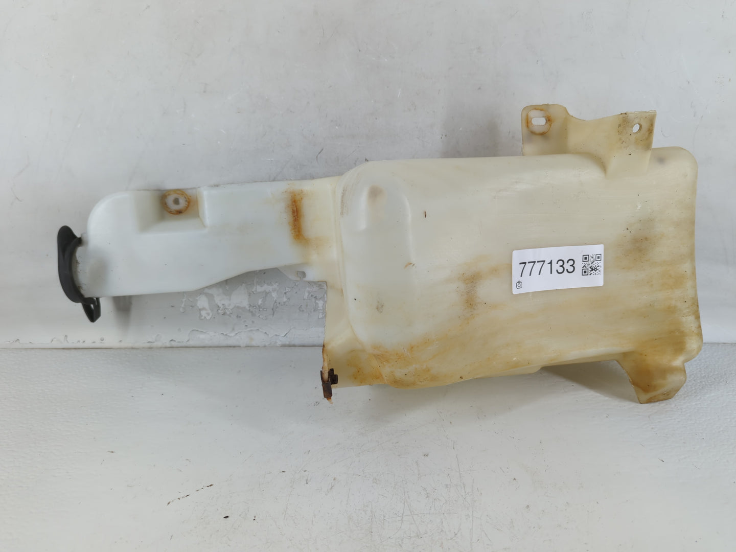 1999-2004 Gmc Sierra 2500 Windshield Washer Fluid Reservoir Bottle Oem - Oemusedautoparts1.com