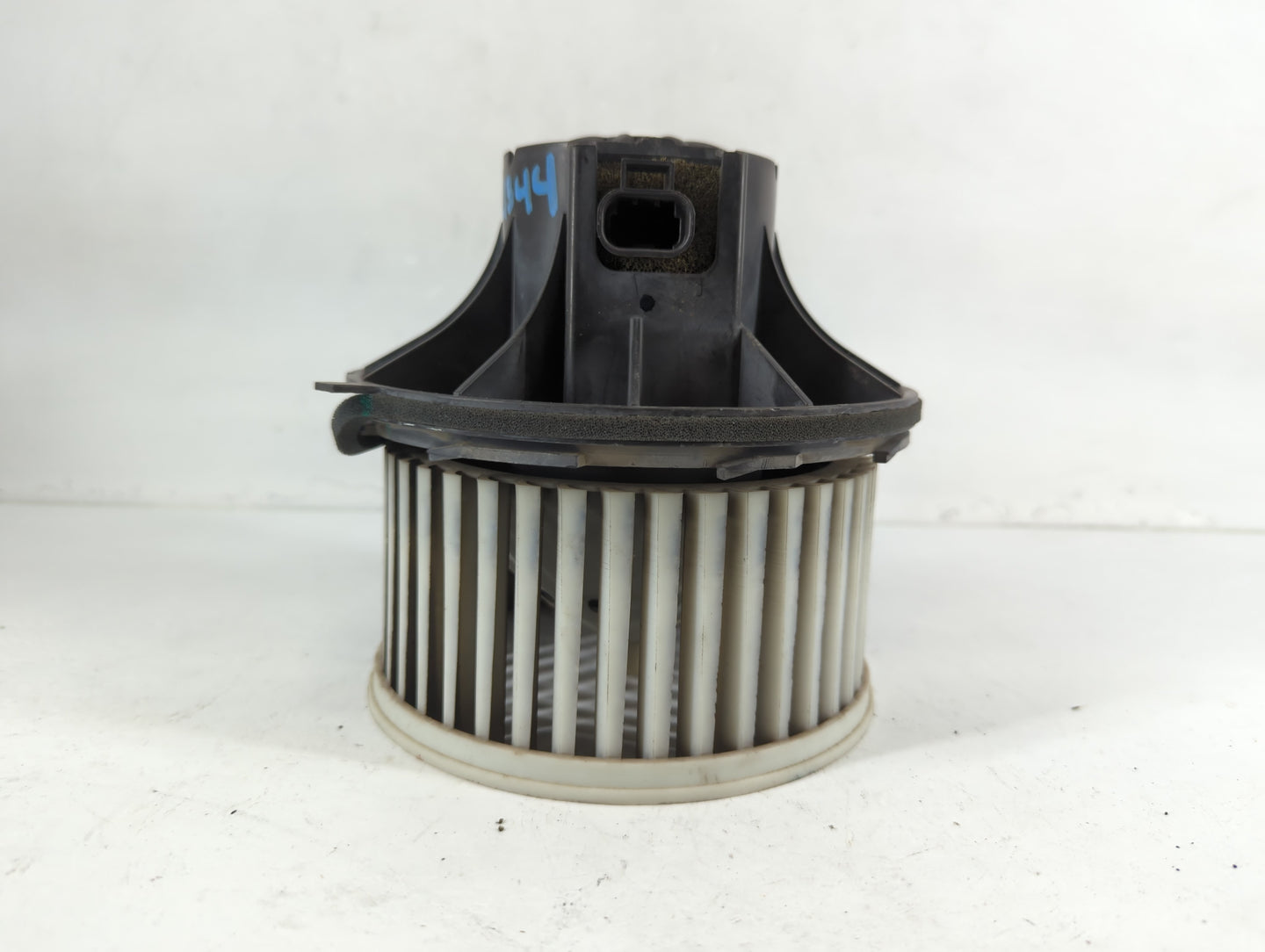 2003-2014 Gmc Sierra 3500 Heater AC Blower Motor P/N:52400177 52495870 Fits OEM Used Auto Parts - Oemusedautoparts1.com