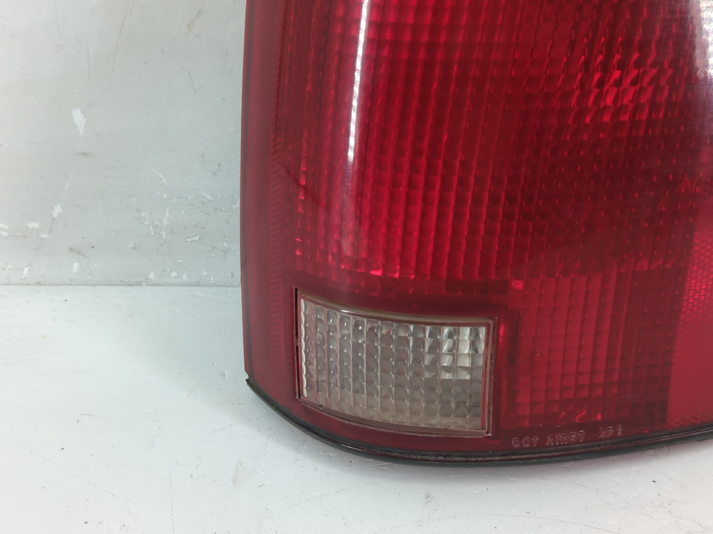 2002-2004 Gmc Sonoma Tail Light Assembly Passenger Right OEM P/N:16516094 Fits Fits 2002 2003 2004 OEM Used Auto Parts - Oem