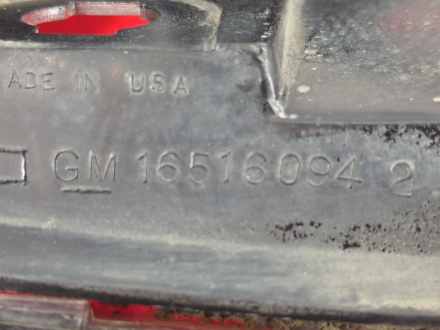2002-2004 Gmc Sonoma Tail Light Assembly Passenger Right OEM P/N:16516094 Fits Fits 2002 2003 2004 OEM Used Auto Parts - Oem