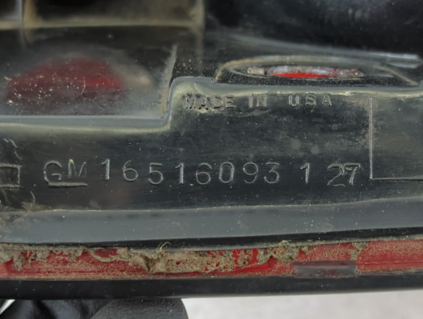 2002-2004 Gmc Sonoma Tail Light Assembly Driver Left OEM P/N:16516093 1 27 Fits Fits 2002 2003 2004 OEM Used Auto Parts - Oe