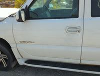 2000-2006 Gmc Yukon Driver Front Door Oem 1157896 - Oemusedautoparts1.com