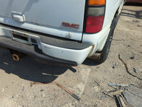 2001-2006 Gmc Yukon Rear Bumper Assembly Oem 1157960 - Oemusedautoparts1.com
